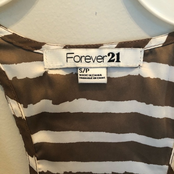 2/$15 Forever 21 - Gray & White Striped Sleeveless Tank Top Casual | Size S - Picture 4 of 6